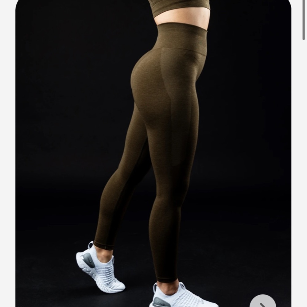 Alphalete Amplify Leggings - Canteen